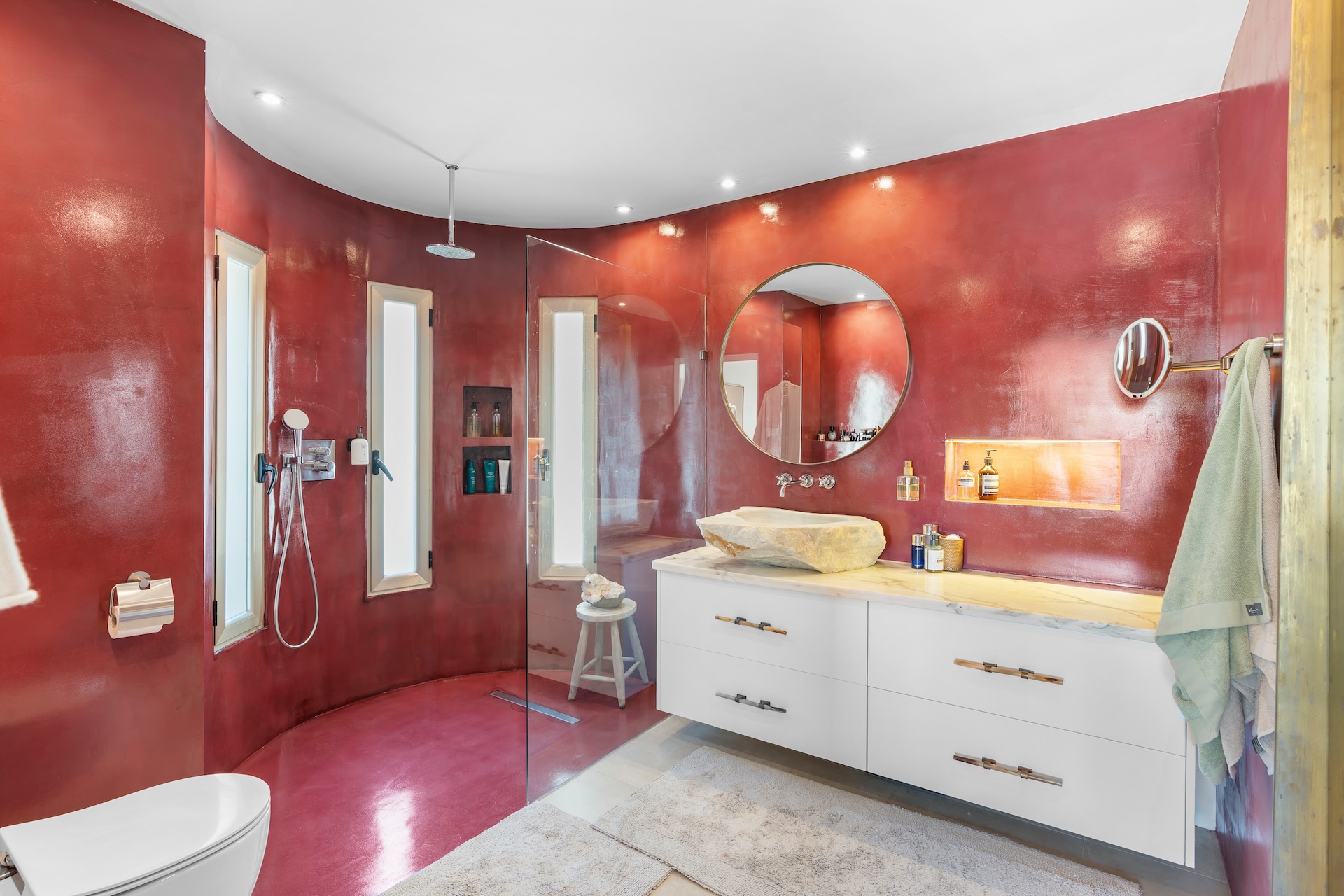 Resa Estates Paco for sale te koop finca paddel Ibiza bathroo red.jpg